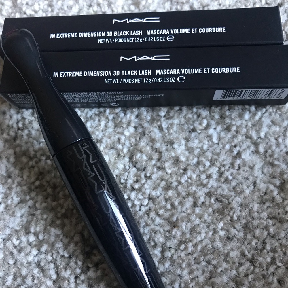 MAC In Extreme Dimension 3D Black Mascara